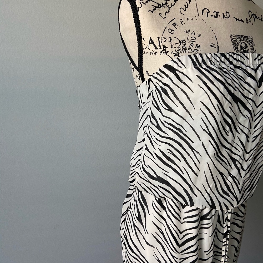 Zebra romper - Picture 2 of 5